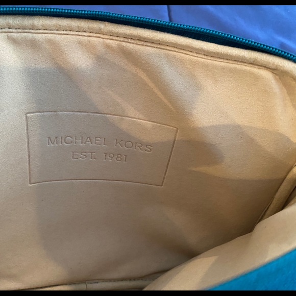 Michael Kors Tablet Bag, GREAT CONDITION! - Picture 2 of 2